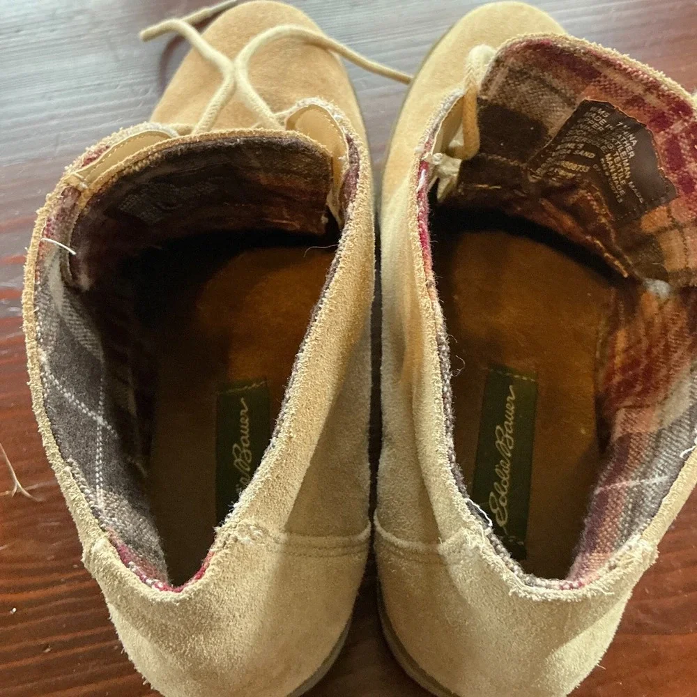 Eddie Bauer Chukka Boots Womens Sz 7M Vega Sand Suede Leather Almond Toe Lace Up